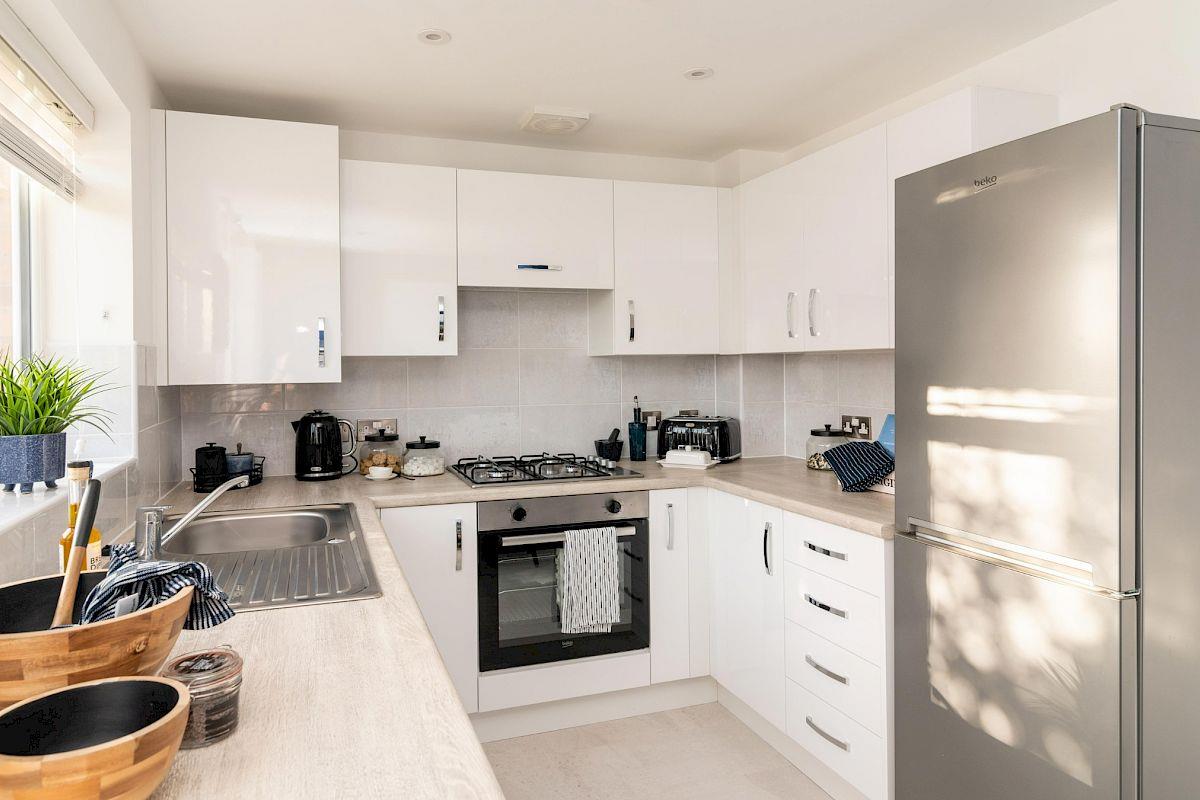 2 Bedroom House To Rent image 3